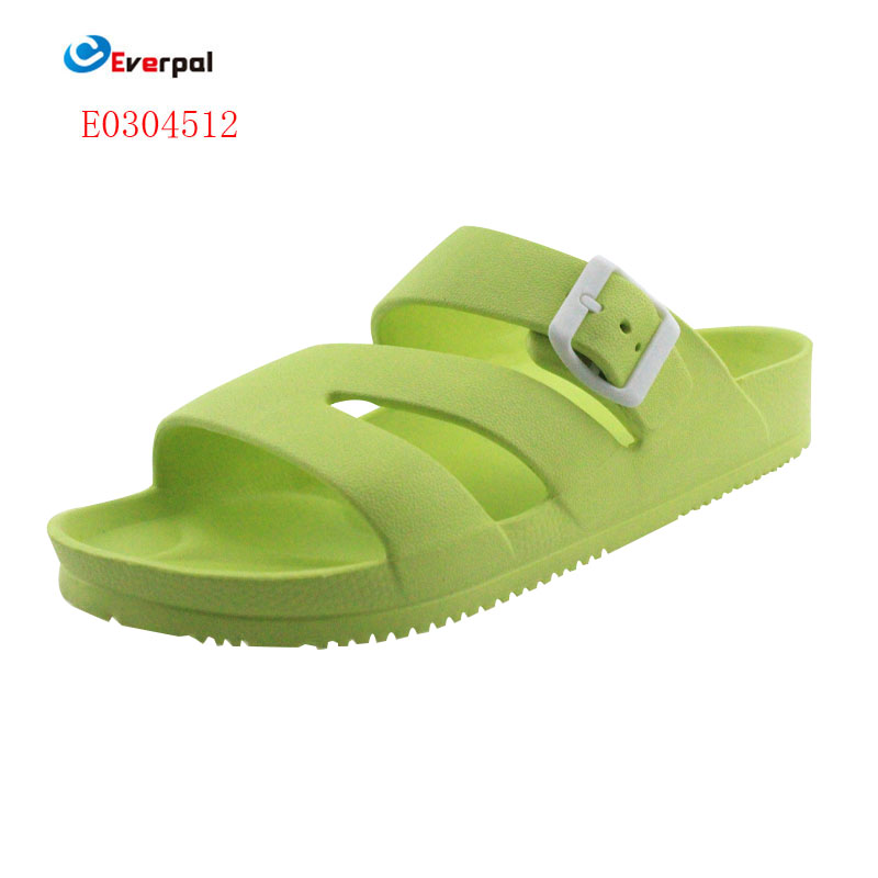 Bersiaplah untuk Musim Panas dengan Rangkaian Sandal Terbaru yang Stylish dan Nyaman