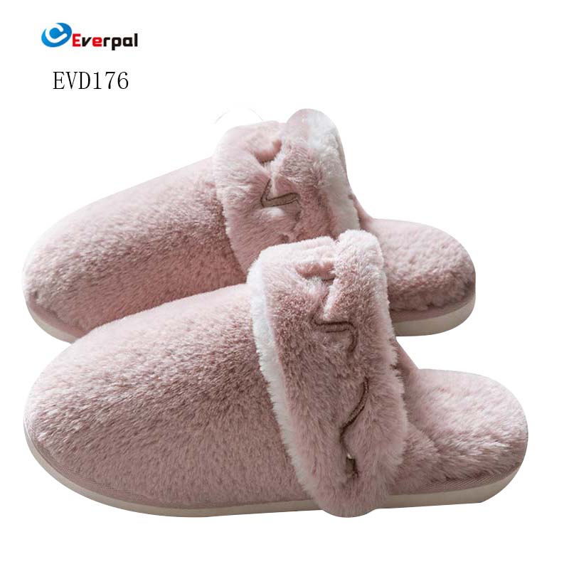 Bahan apa yang baik untuk sandal dalam ruangan mewah?