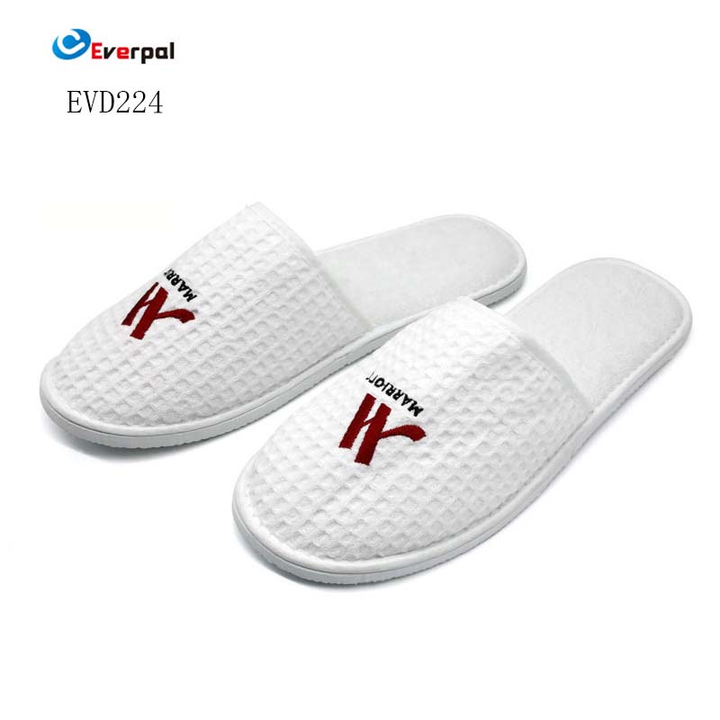 Mengapa Sandal Waffle Unisex Wajib Dimiliki Setiap Rumah Tangga