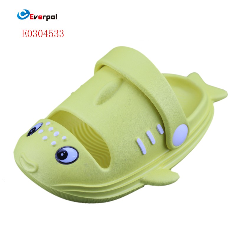 Bagaimana Sandal Close Toe Anak Desain Ikan Membuat Alas Kaki Dalam Ruangan Anak Lebih Nyaman dan Menyenangkan