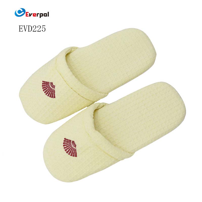 Mengapa Sandal Waffle Sederhana Menjadi Pilihan Wajib untuk Alas Kaki Dalam Ruangan yang Nyaman