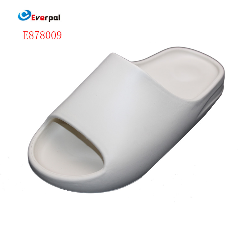 Mengapa Sandal Slide Unisex Menjadi Pilihan Ideal untuk Alas Kaki Nyaman Sehari-hari