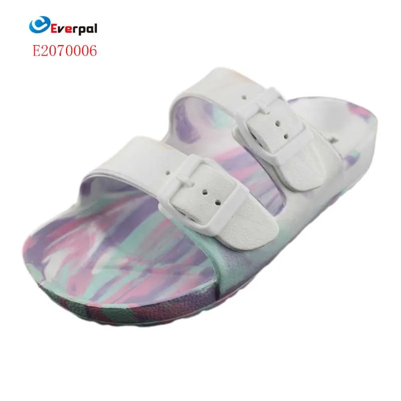 Sandal Geser Kamuflase Untuk Penggunaan Remaja Di Luar Ruangan