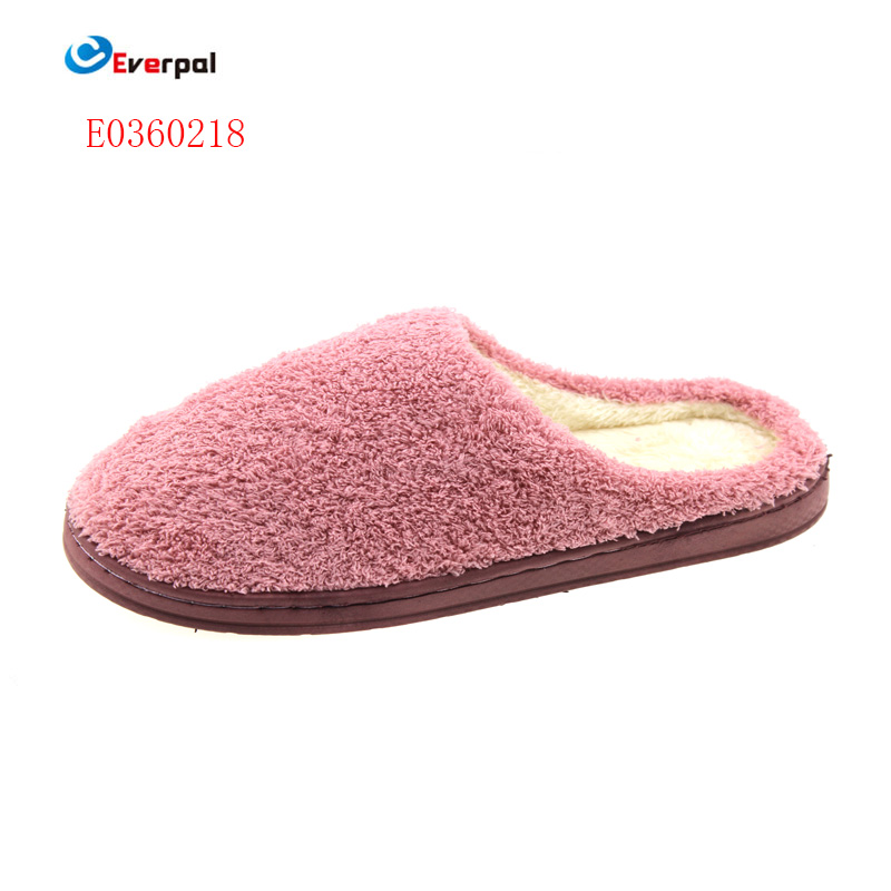 Fuzzy Sandal Wanita