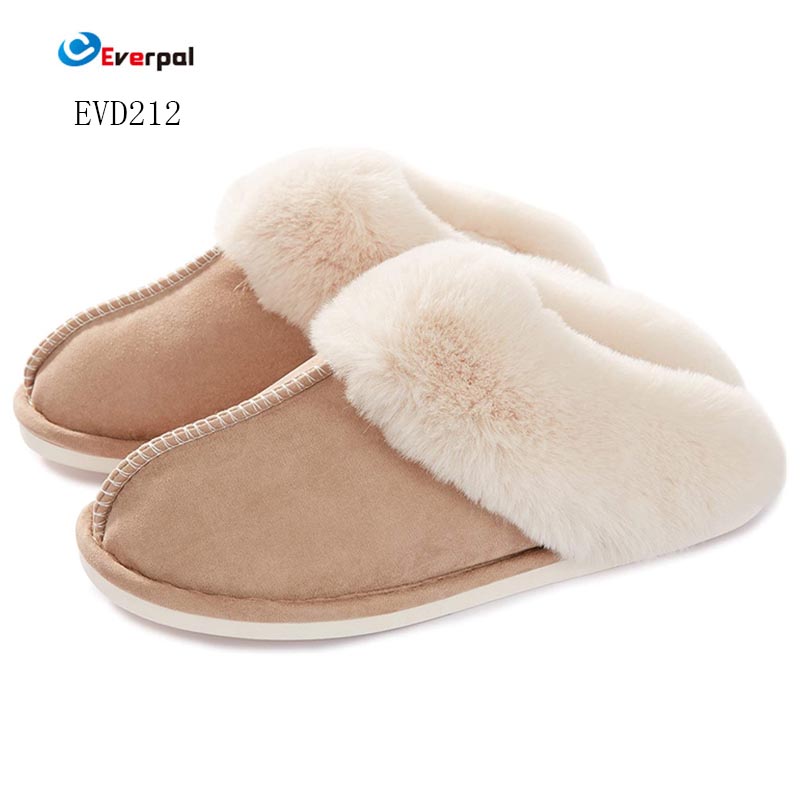 Sandal Fuzzy Wanita